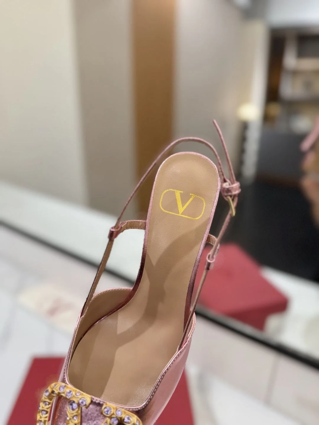 Durable Valentino Sandals 35976