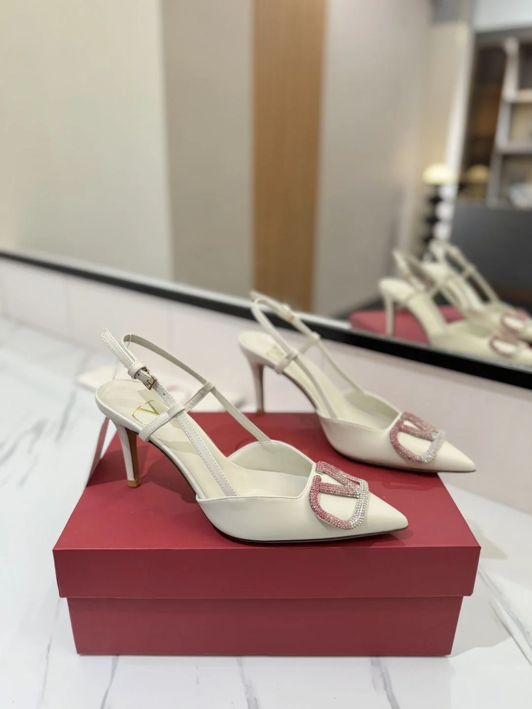 Valentino Sandals Soft 35980