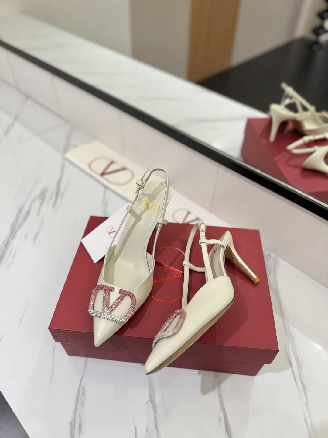 Valentino Sandals Soft 35980
