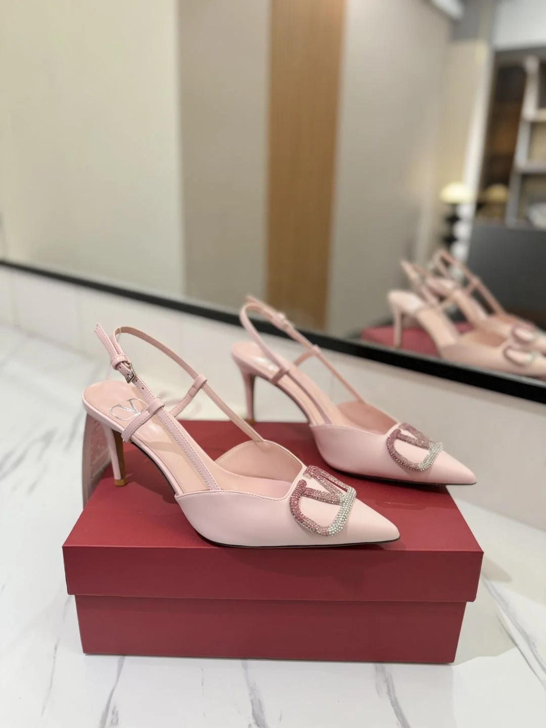 Valentino Sandals Trendy 35974