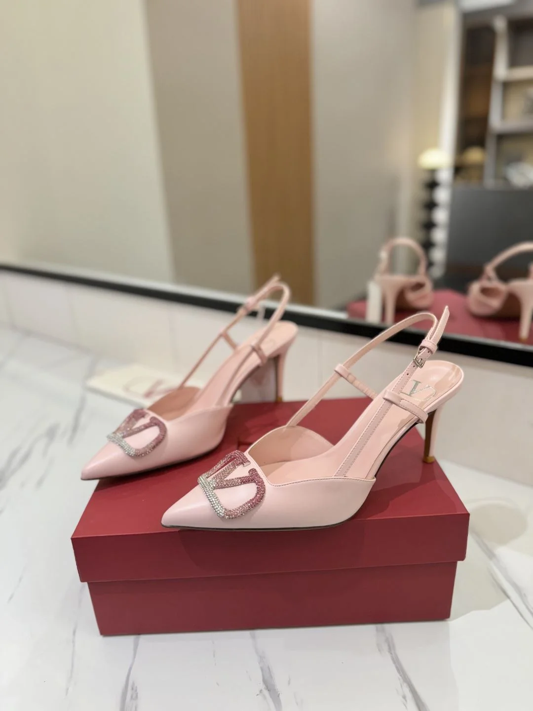 Valentino Sandals Trendy 35974