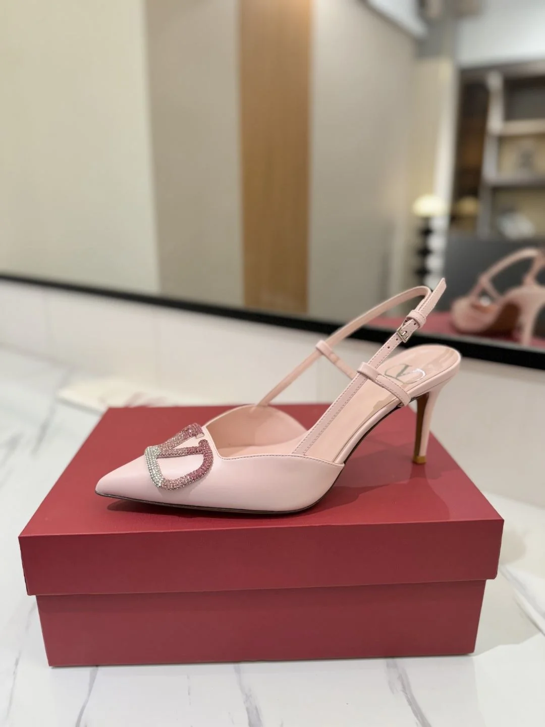 Valentino Sandals Trendy 35974