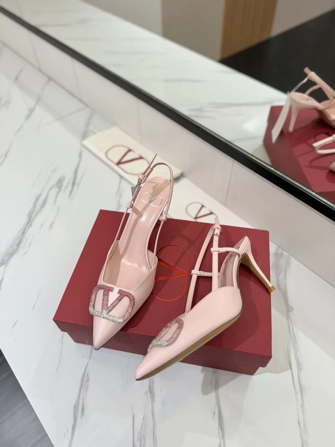 Valentino Sandals Trendy 35974