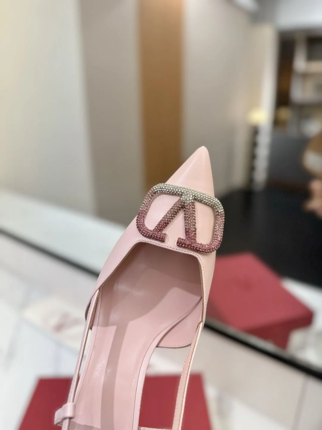 Valentino Sandals Trendy 35974