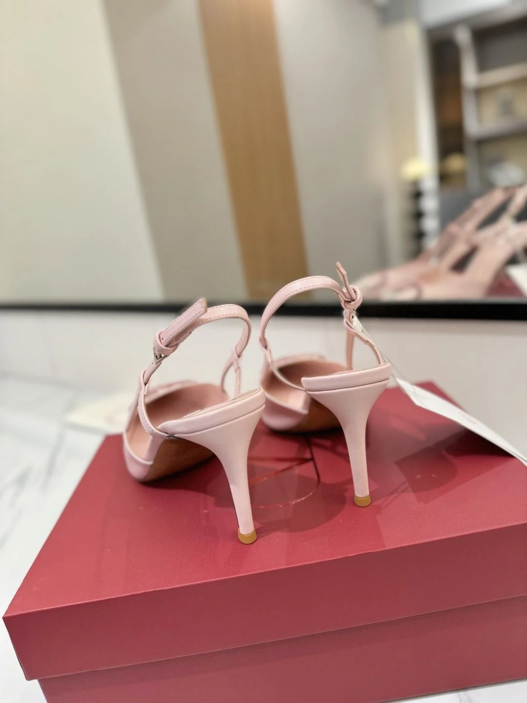 Valentino Sandals Trendy 35974