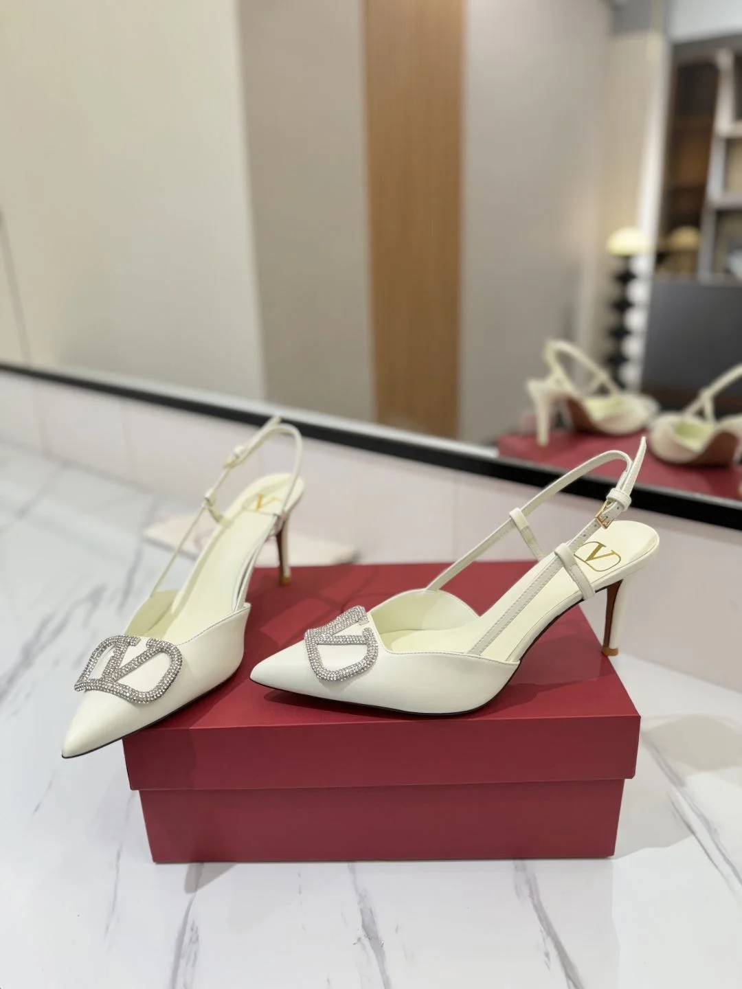 Valentino Sandals Comfortable 35973