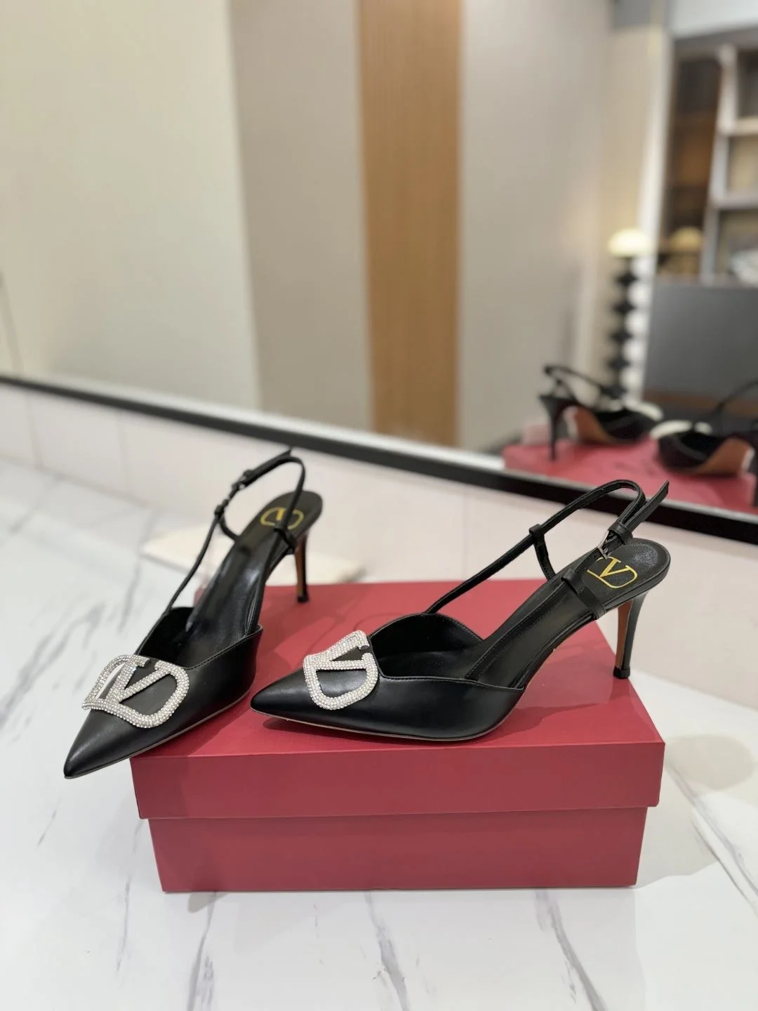 Efficient Valentino Sandals 35971