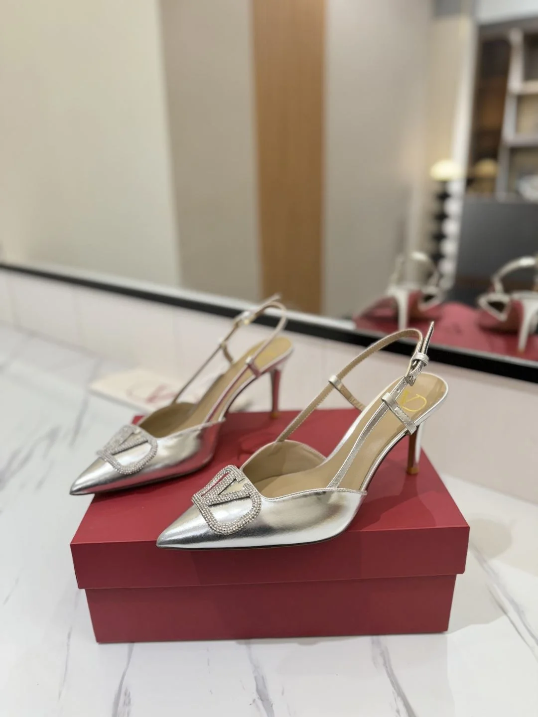 DailyWear Valentino Sandals 35970
