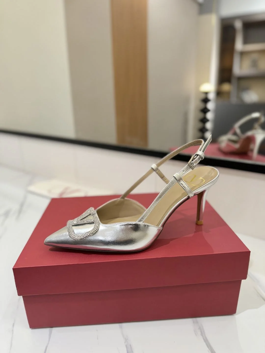 DailyWear Valentino Sandals 35970