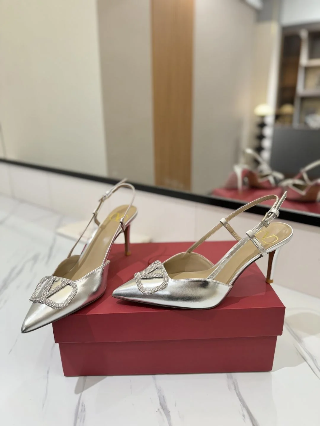 DailyWear Valentino Sandals 35970