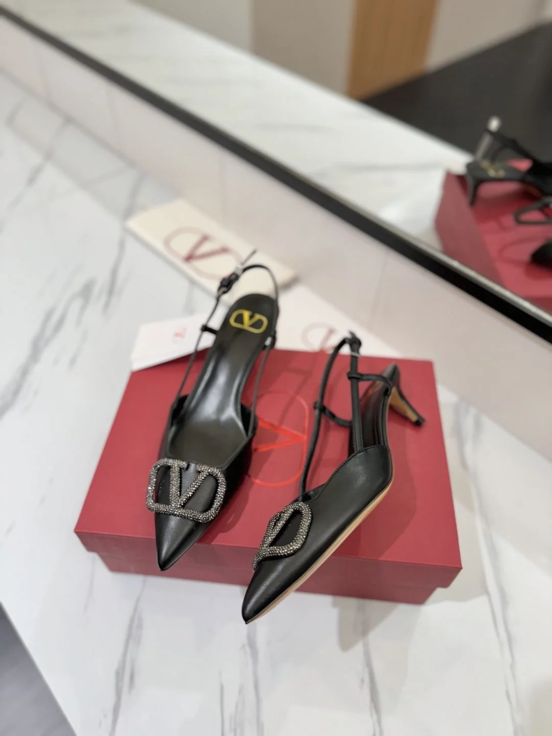 Valentino Sandals Vibrant 35969