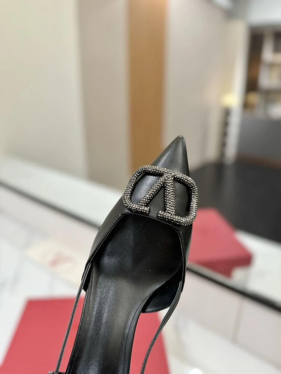 Valentino Sandals Vibrant 35969