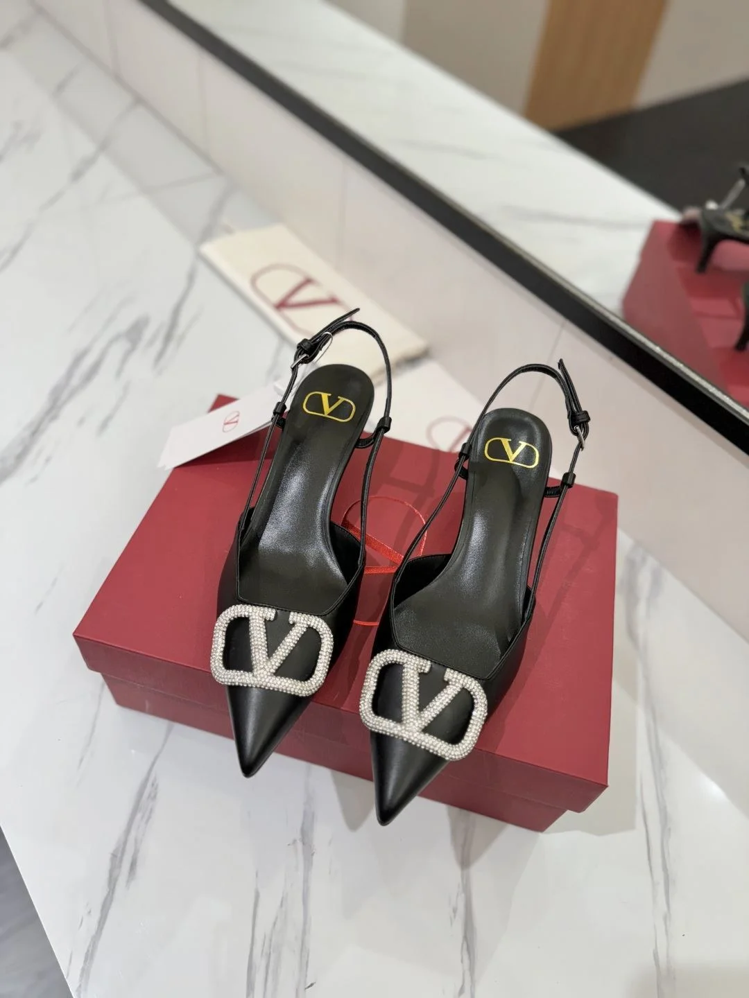 Classic Valentino Sandals 35968