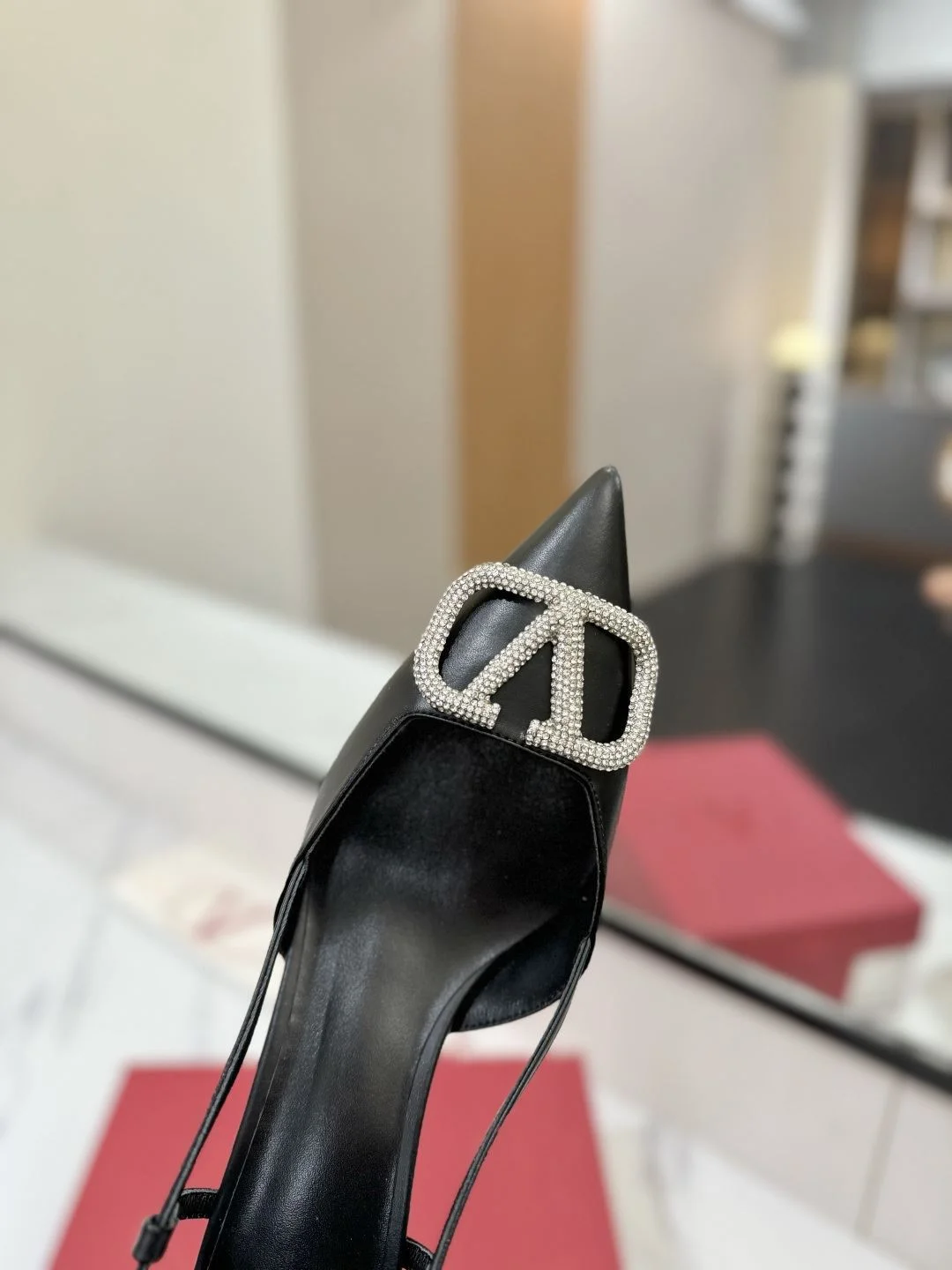 Classic Valentino Sandals 35968