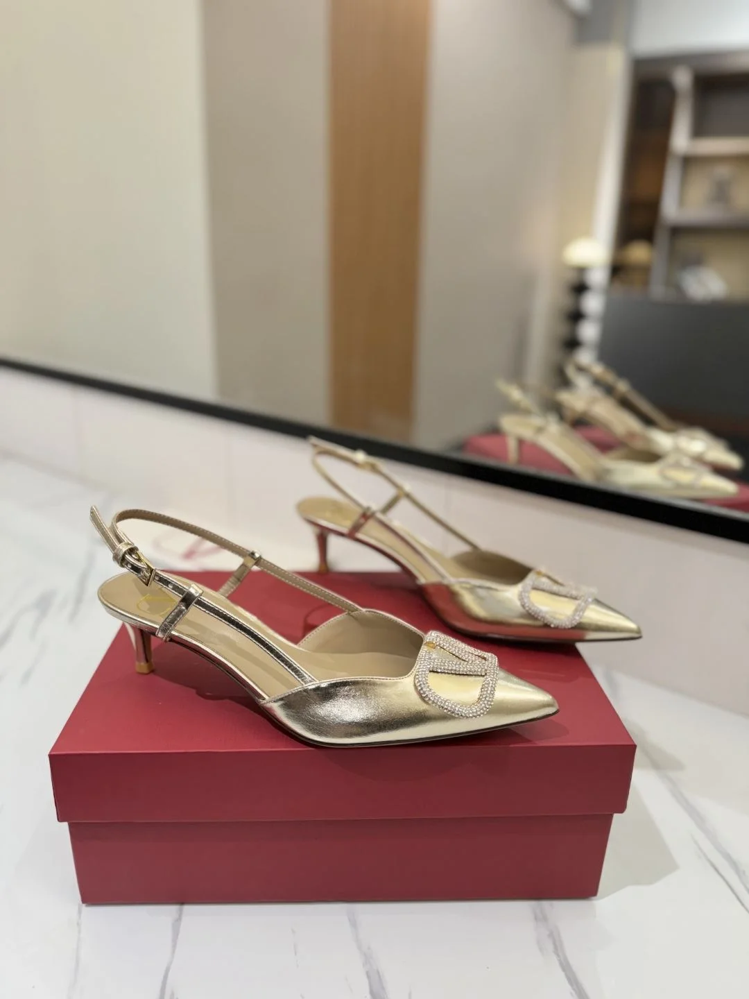 ModernLook Valentino Sandals 35965