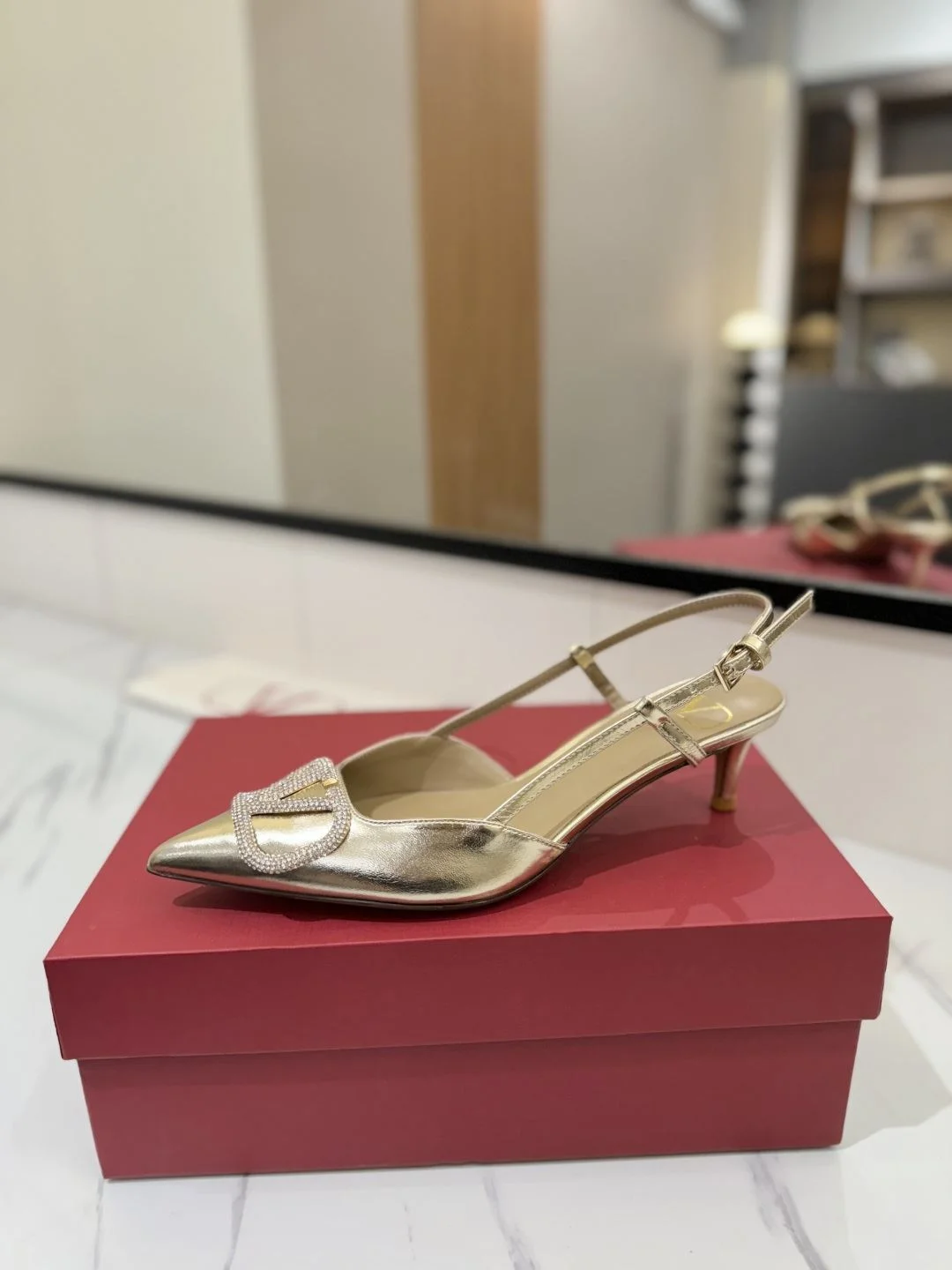 ModernLook Valentino Sandals 35965
