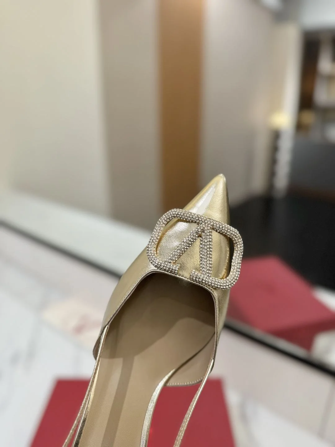 ModernLook Valentino Sandals 35965