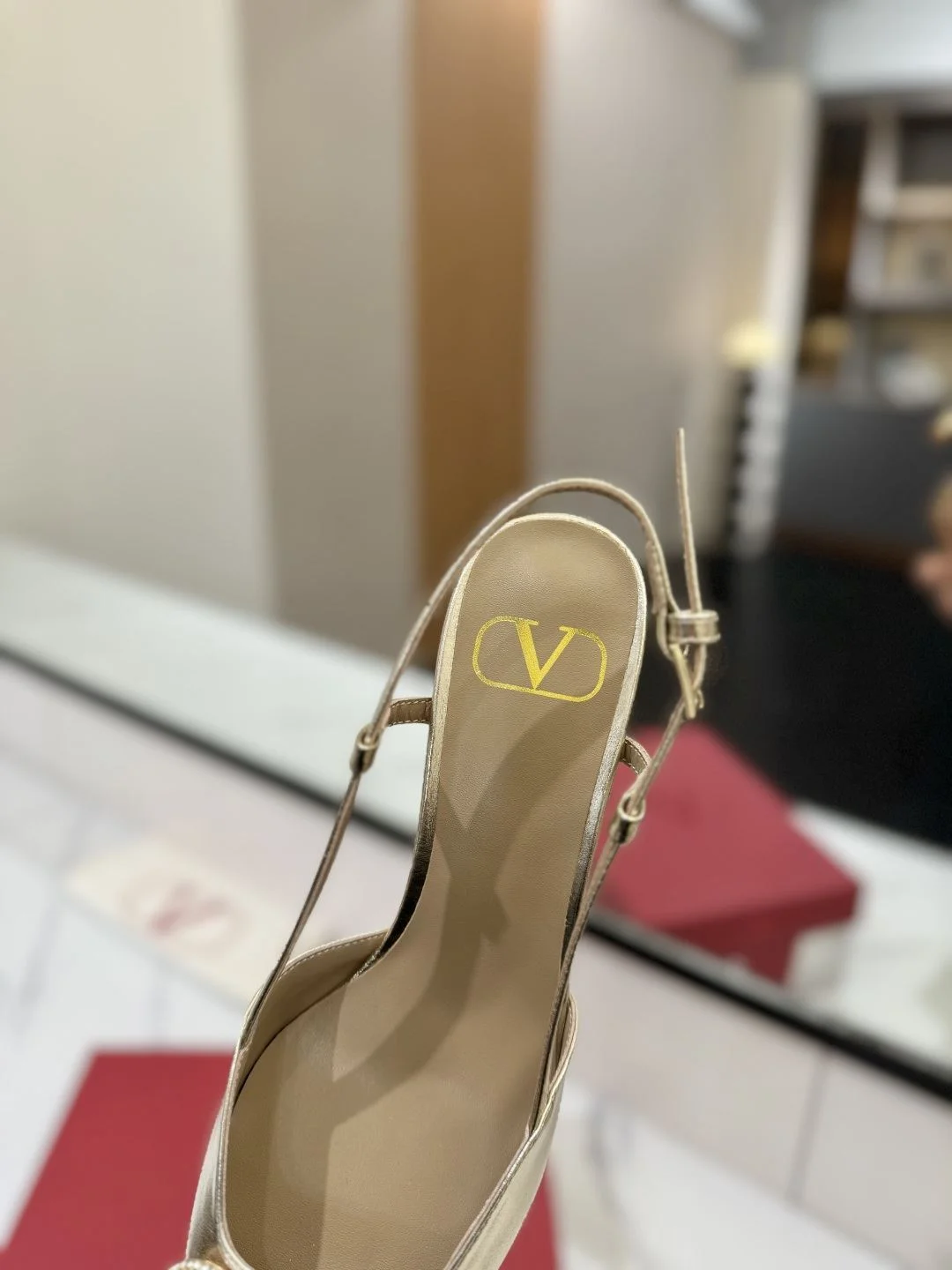 ModernLook Valentino Sandals 35965