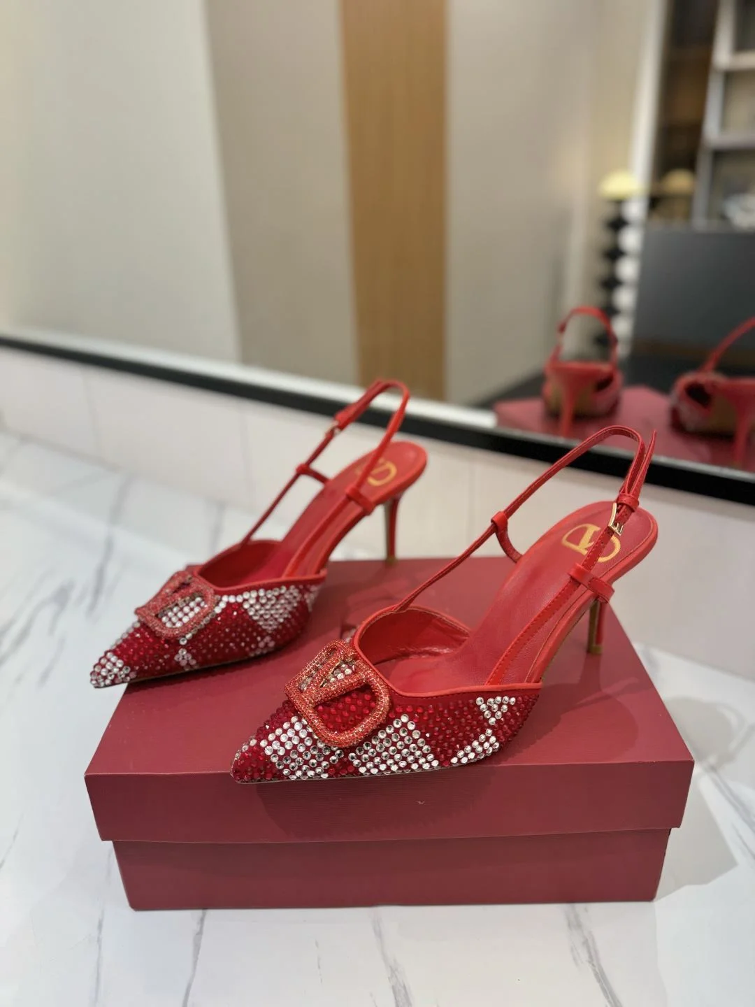 Valentino Sandals Durable 35962