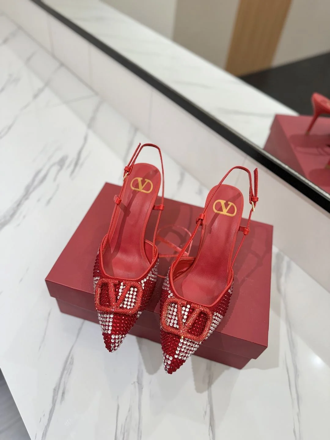 Valentino Sandals Durable 35962