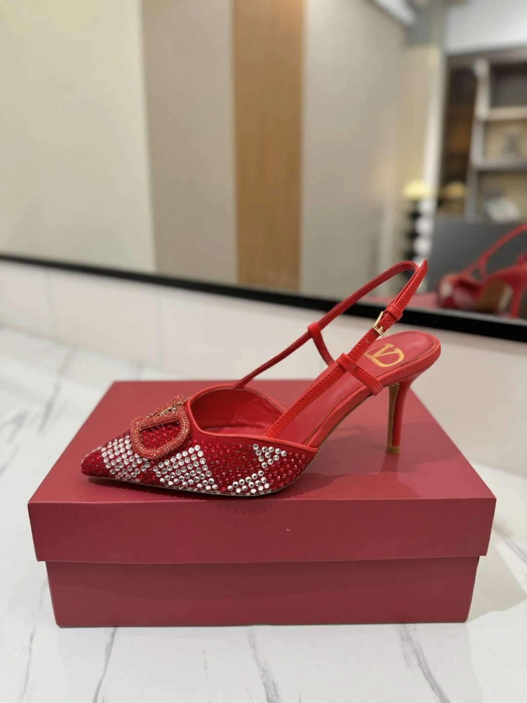 Valentino Sandals Durable 35962