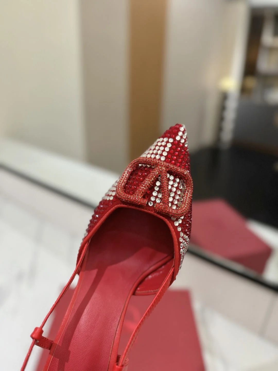 Valentino Sandals Durable 35962