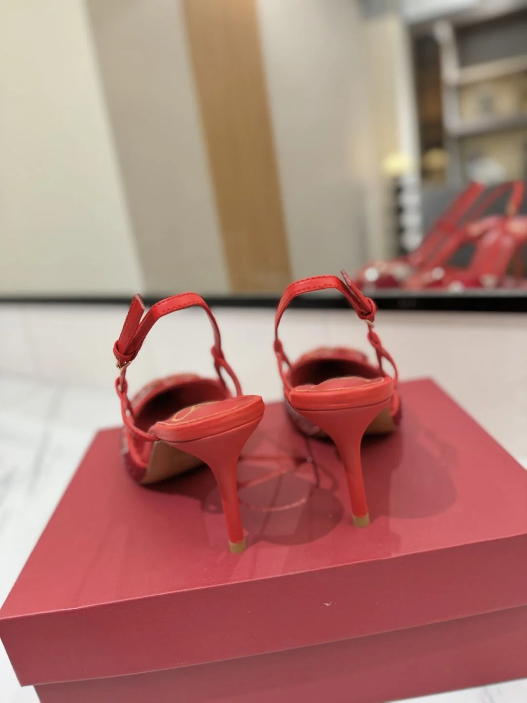 Valentino Sandals Durable 35962