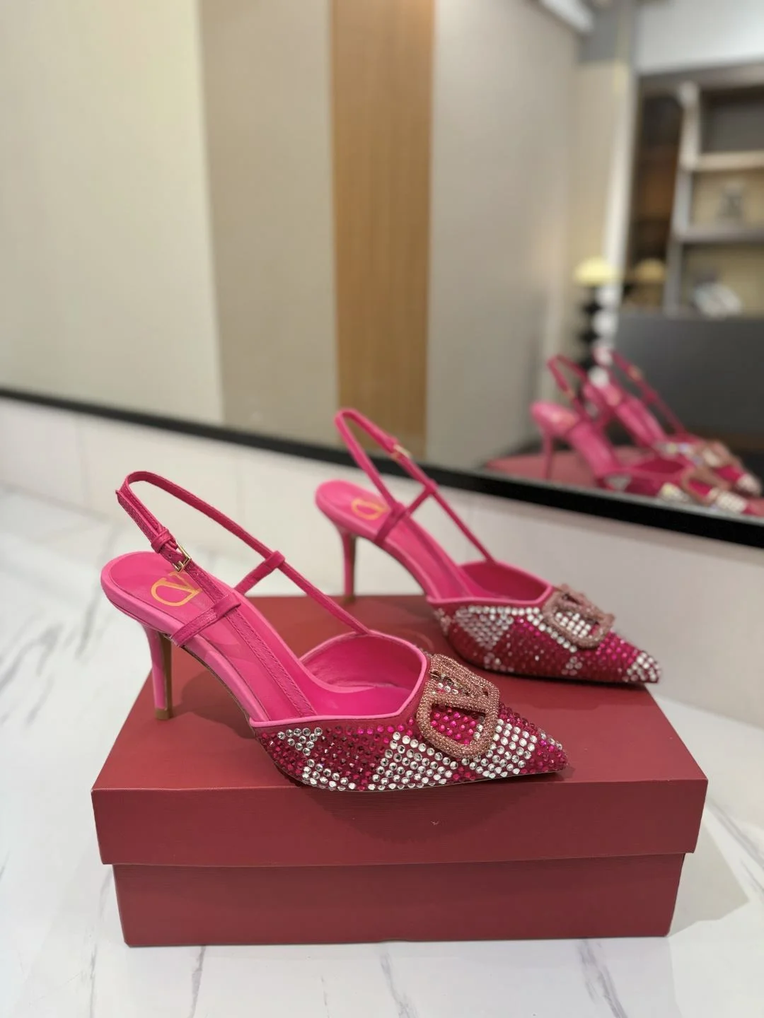 Valentino Sandals Soft 35961