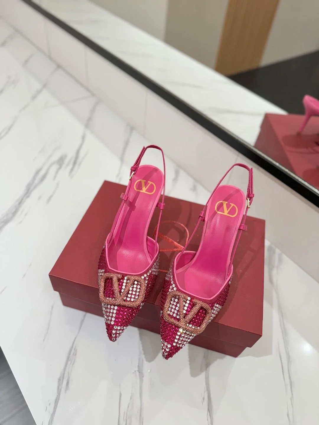 Valentino Sandals Soft 35961