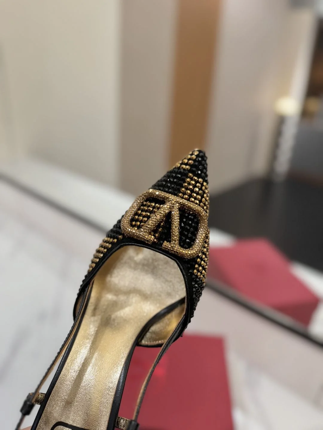 Valentino Sandals WaterResistant 35958
