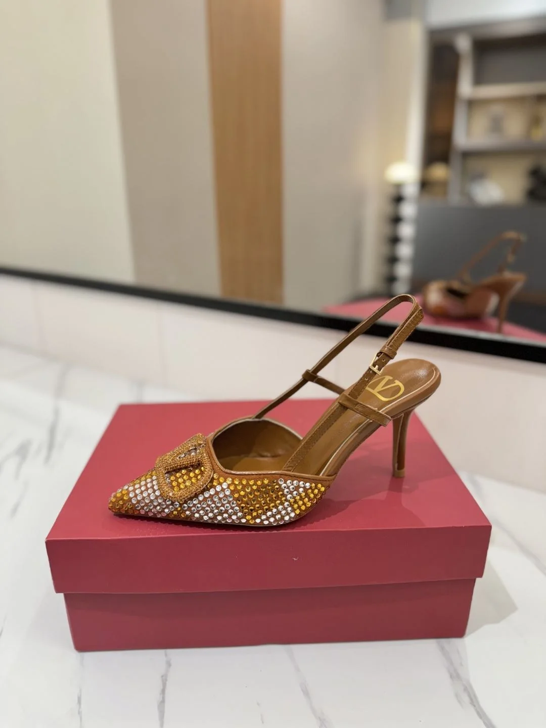 Valentino Sandals Lightweight 35960