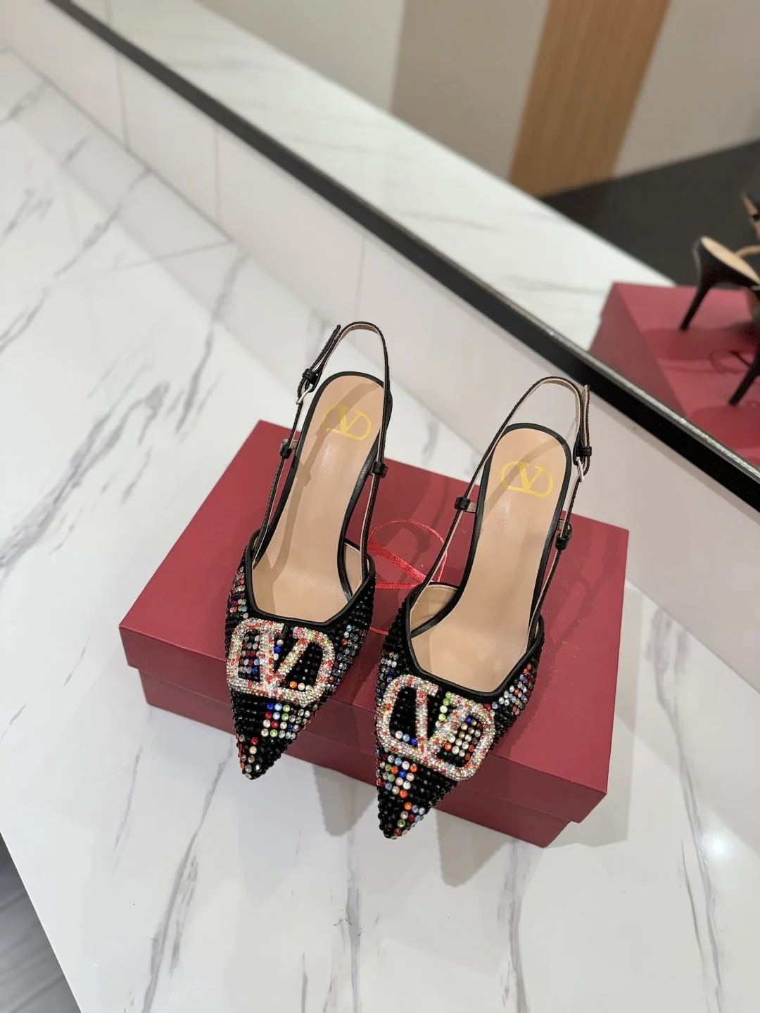 NewStyle Valentino Sandals 35946