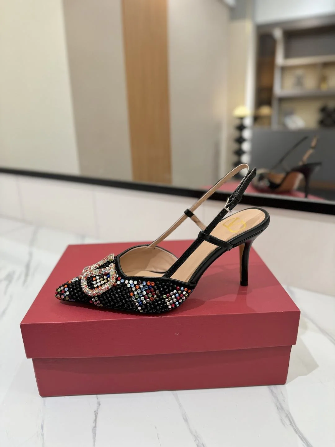 NewStyle Valentino Sandals 35946
