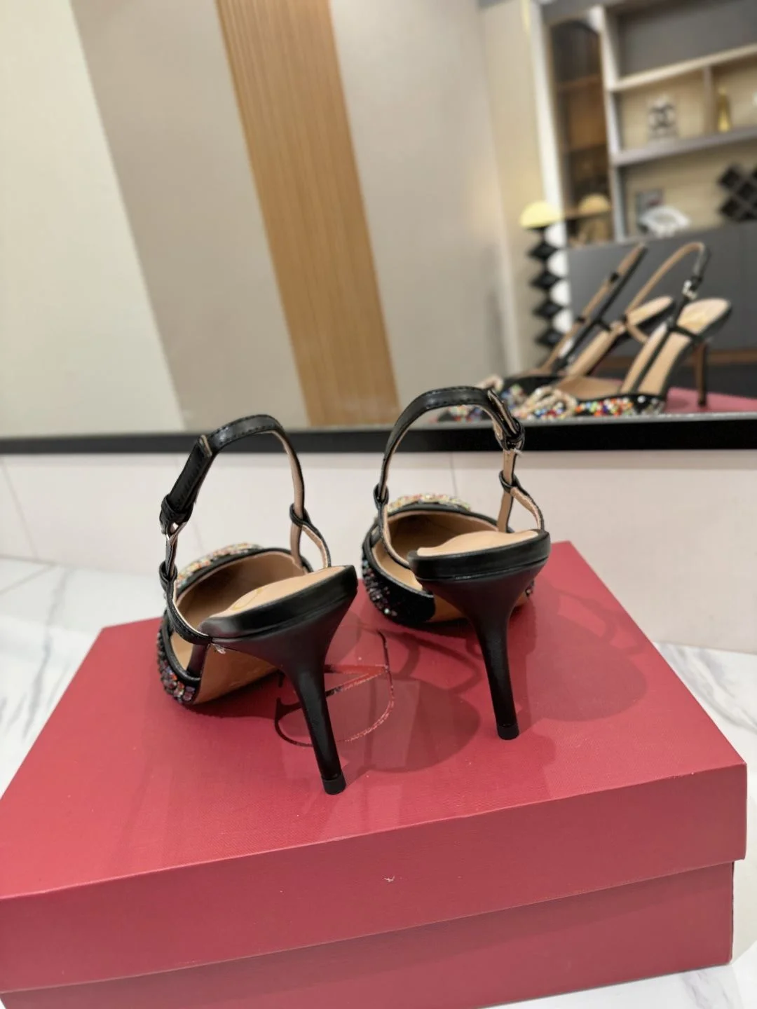 NewStyle Valentino Sandals 35946