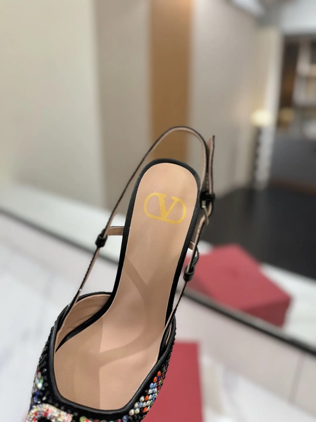 NewStyle Valentino Sandals 35946