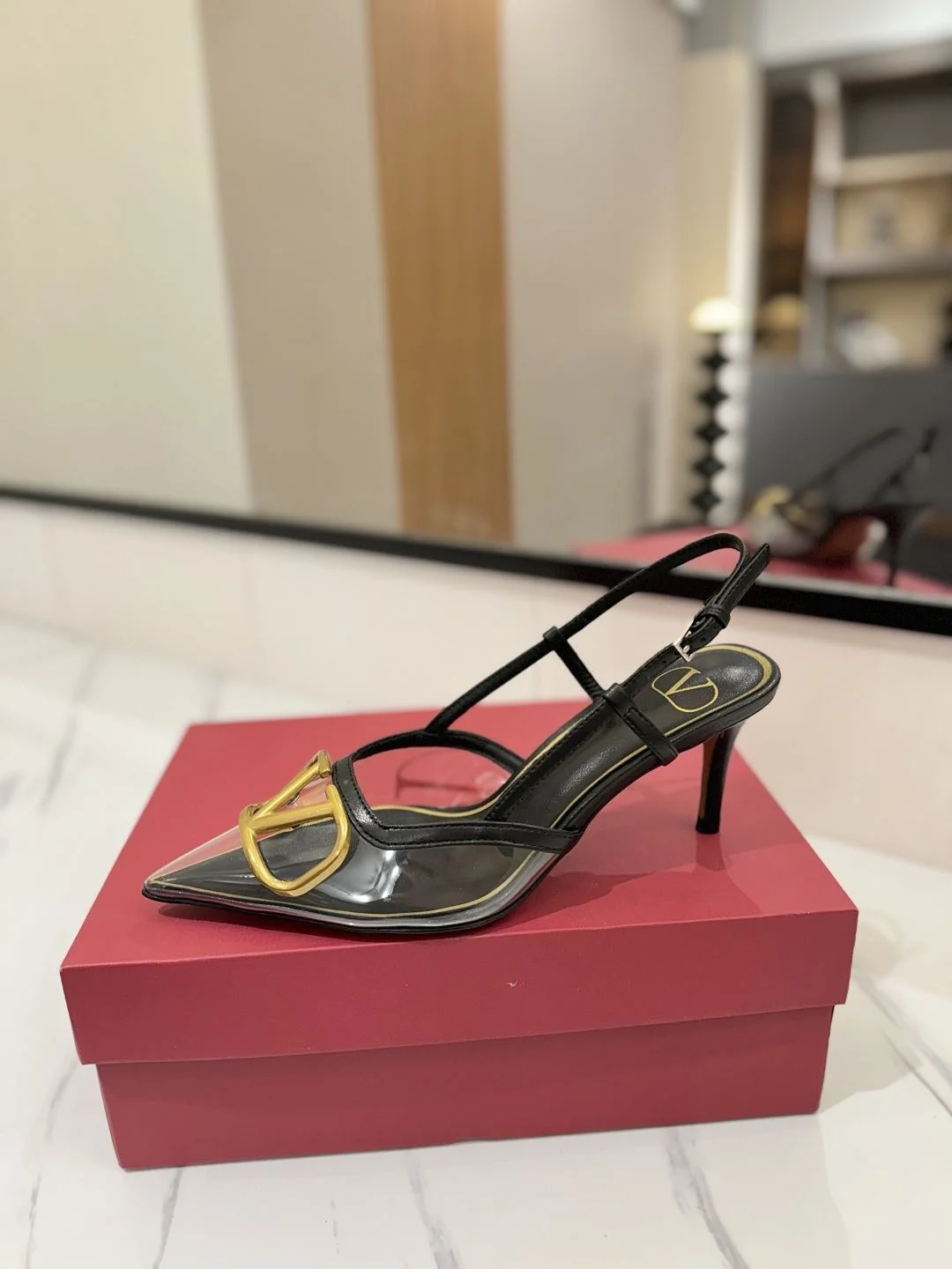 Valentino Sandals Snug 35954