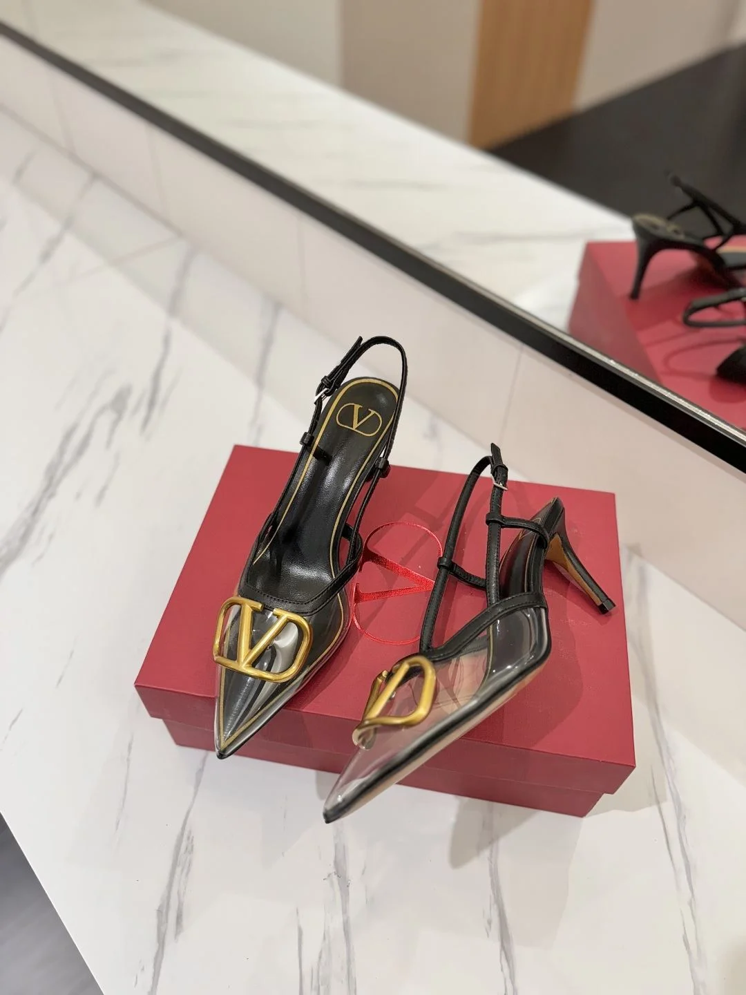 Valentino Sandals Snug 35954