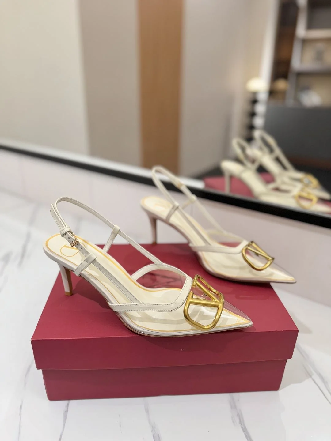 DailyWear Valentino Sandals 35949