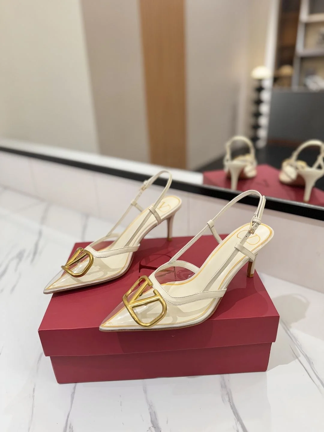 DailyWear Valentino Sandals 35949