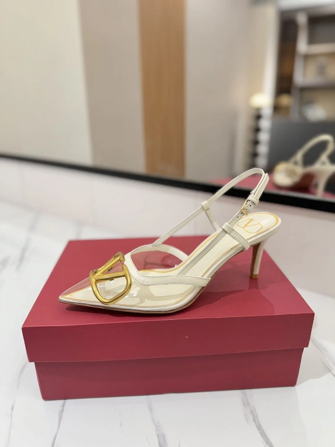 DailyWear Valentino Sandals 35949