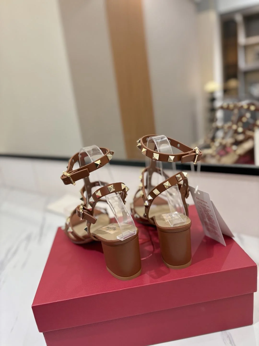 FlexibleFit Valentino Sandals 35940