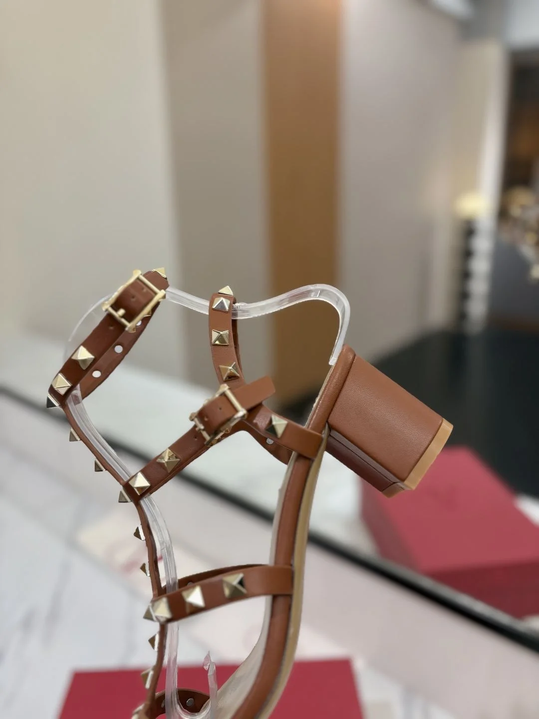 FlexibleFit Valentino Sandals 35940