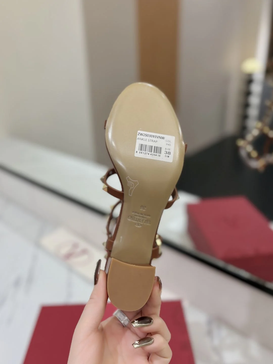 FlexibleFit Valentino Sandals 35940