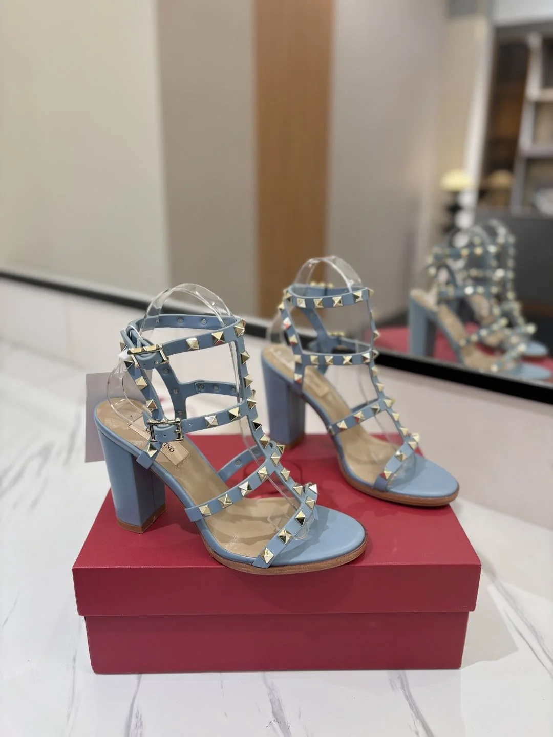 Reliable Valentino Sandals 35937