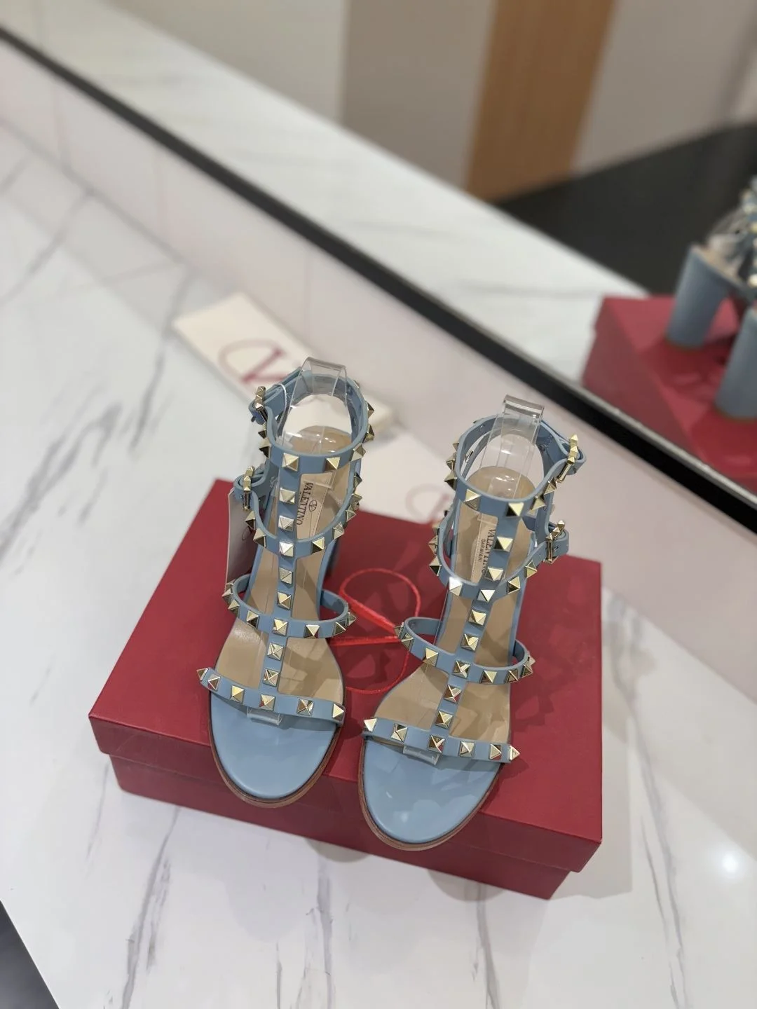 Reliable Valentino Sandals 35937