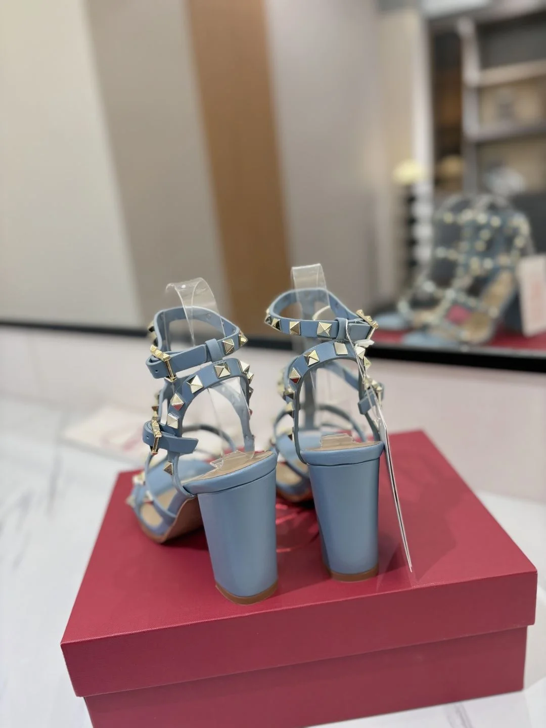 Reliable Valentino Sandals 35937