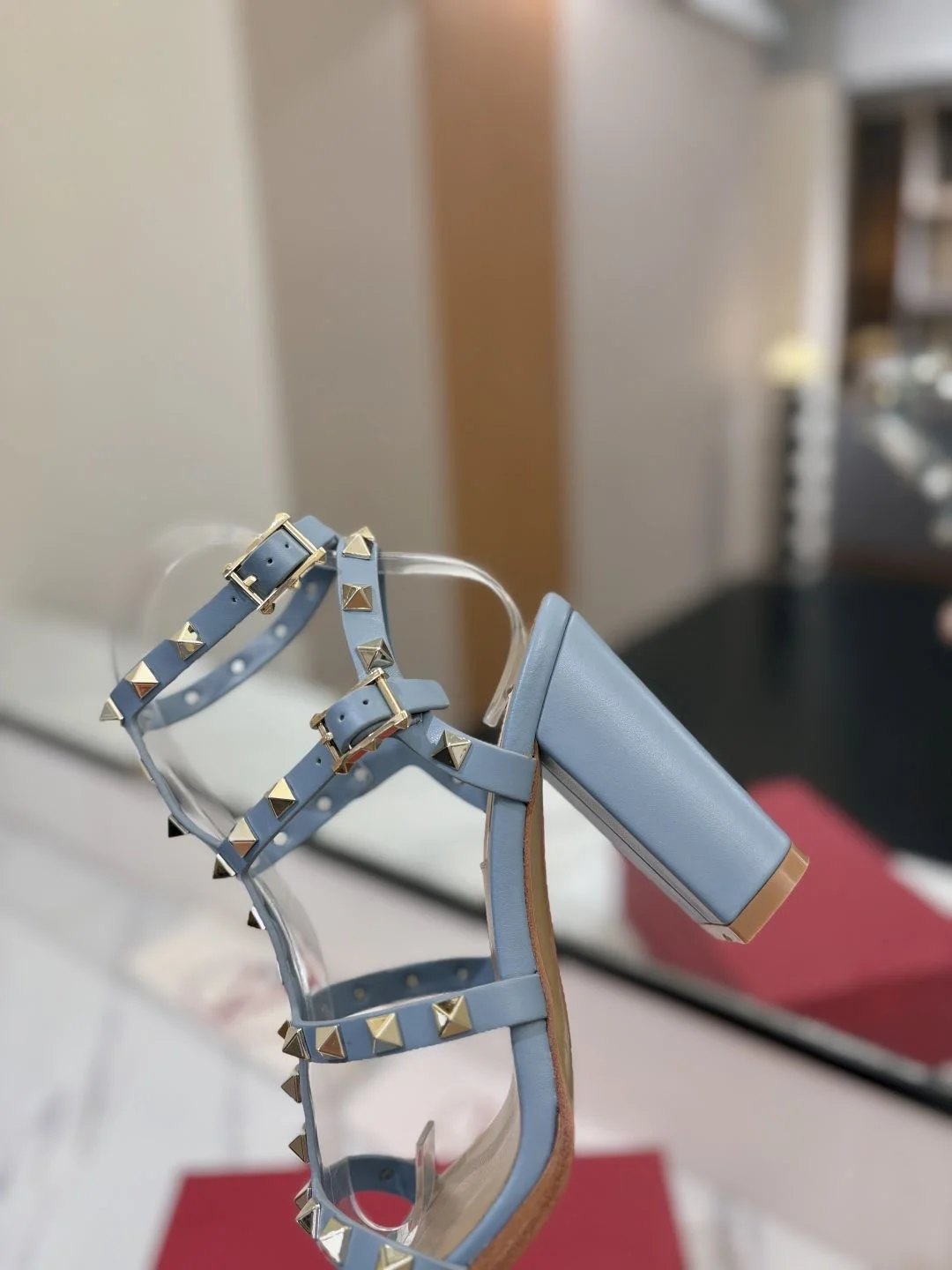 Reliable Valentino Sandals 35937