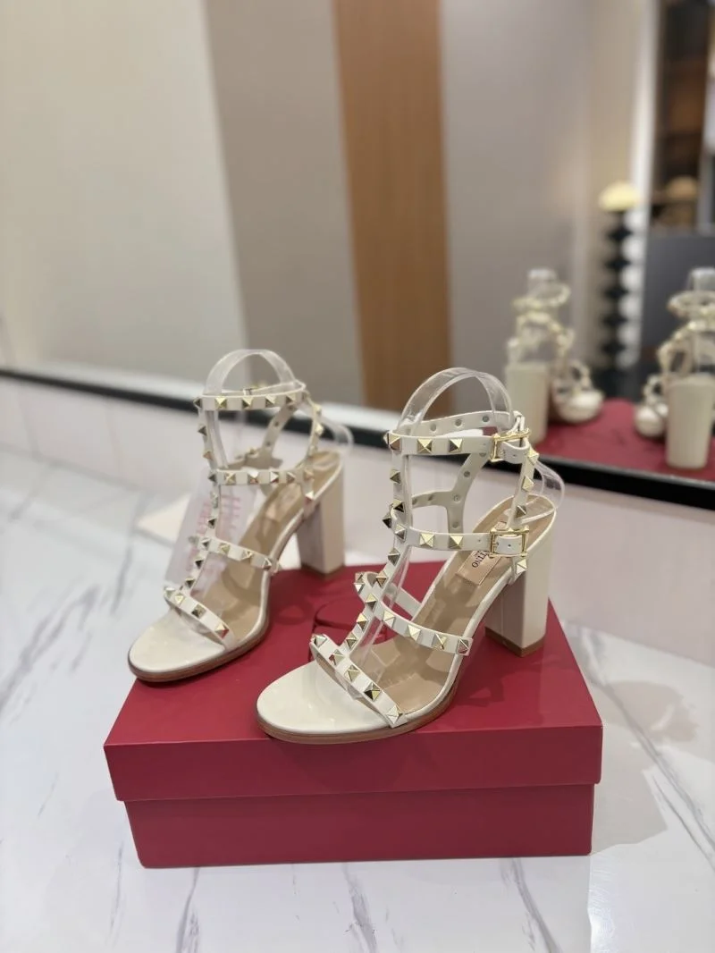 Valentino Sandals Trendsetting 35939