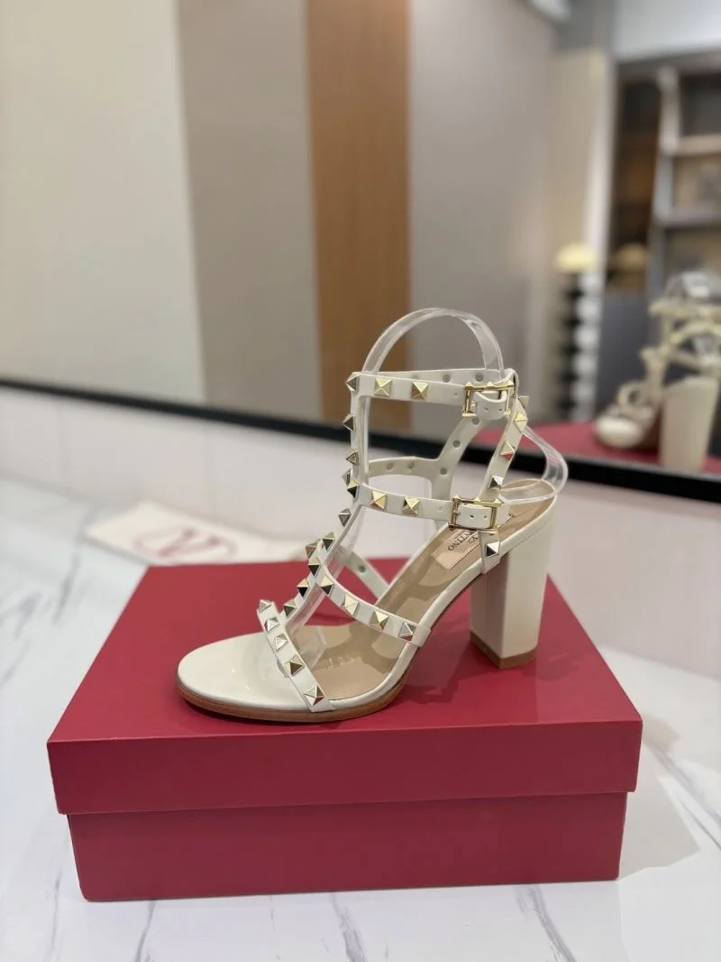 Valentino Sandals Trendsetting 35939