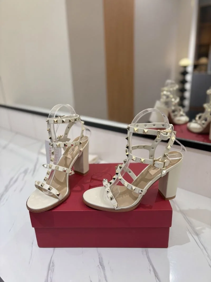 Valentino Sandals Trendsetting 35939
